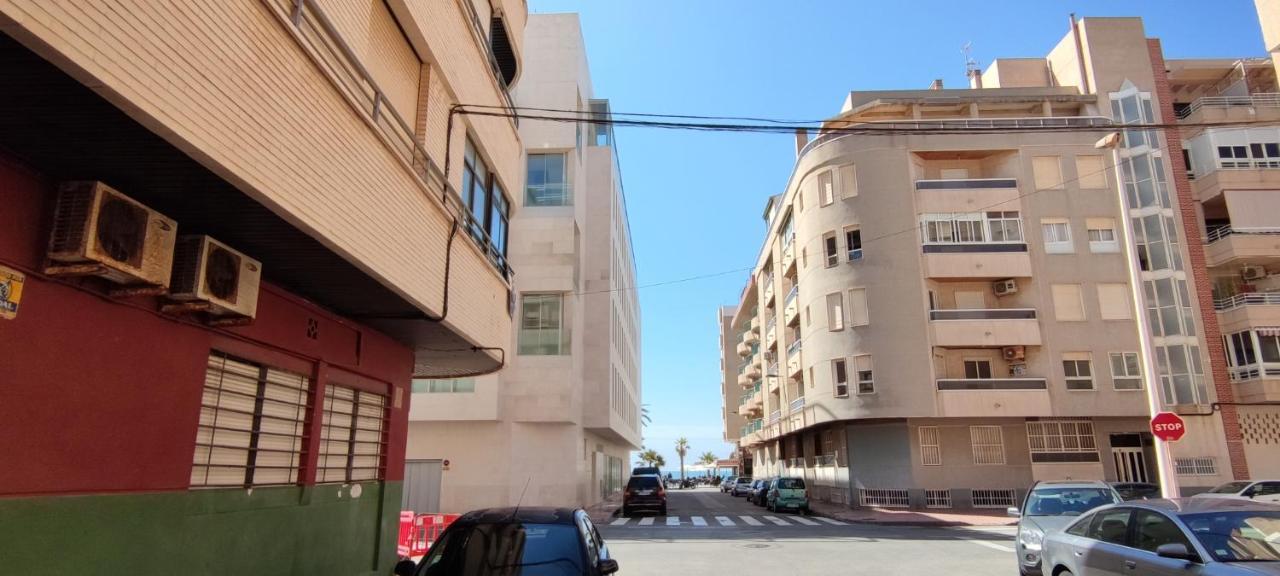 Cozy Studio Apartment Near The Beach Torrevieja Exterior foto